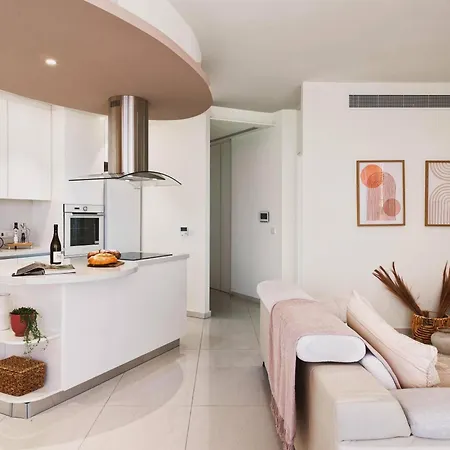 1003 At Althea * Ларнака